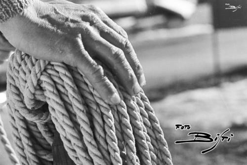 402 - mano e corda - orizzontale